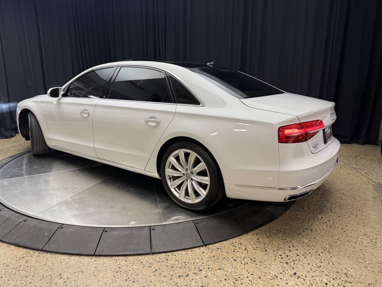 Used 2016 Audi A8 L 3.0T image 5