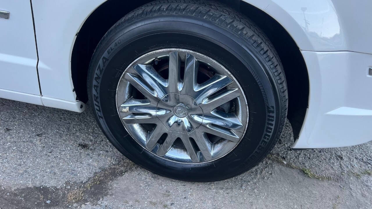 Used 2008 Chrysler Town & Country Limited w/ Trailer Tow Group image 35