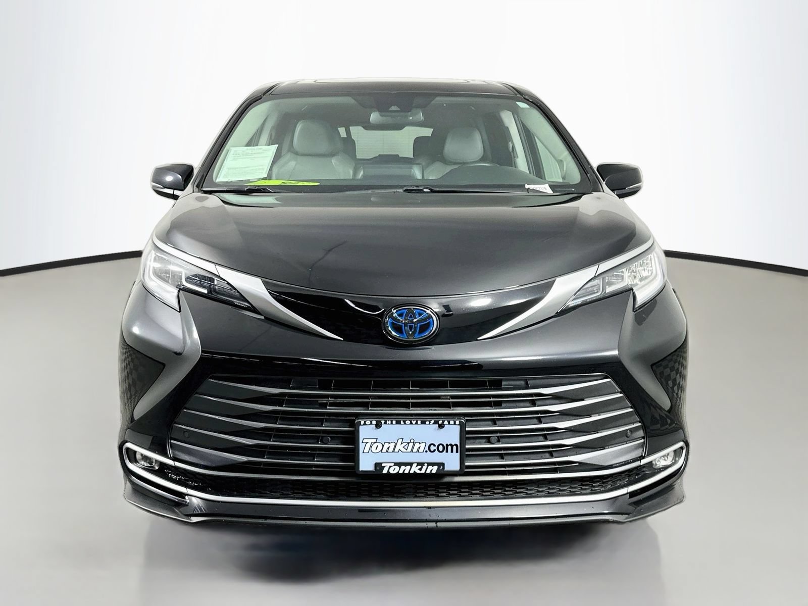Used 2022 Toyota Sienna Limited AWD/4WD image 2