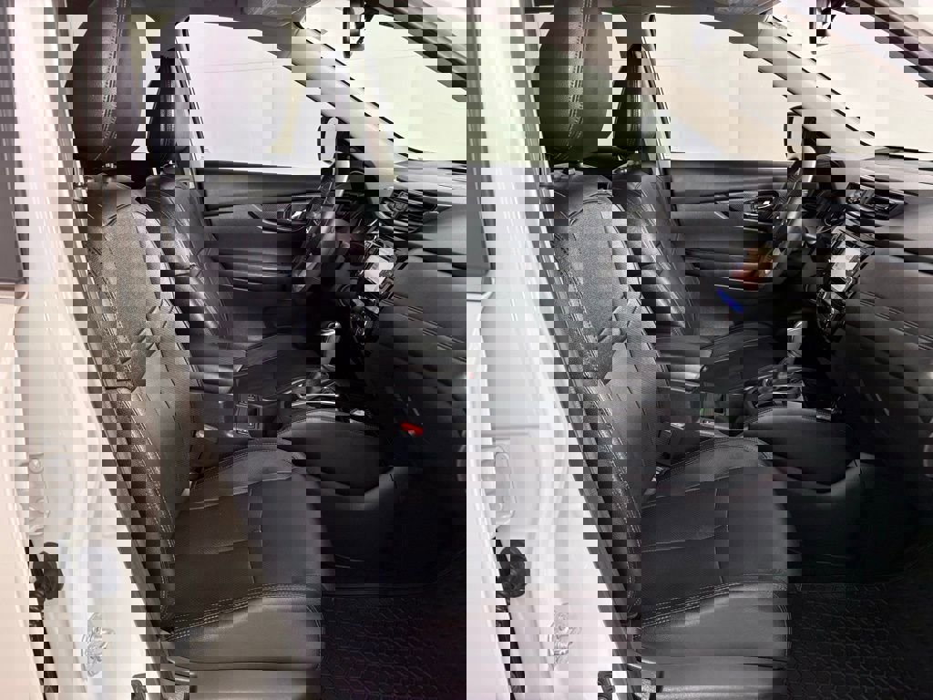 Used 2017 Nissan Rogue SL w/ SL Premium Package image 42