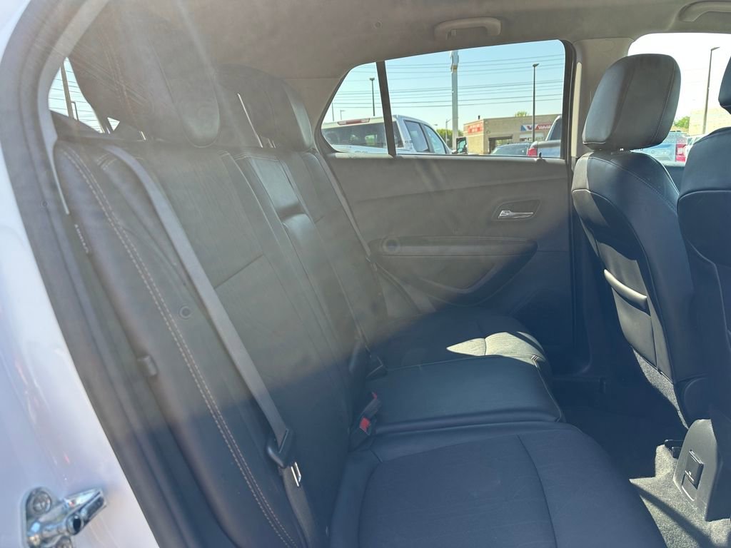 Certified 2022 Chevrolet Trax LT w/ LT Convenience Package AWD/4WD image 16