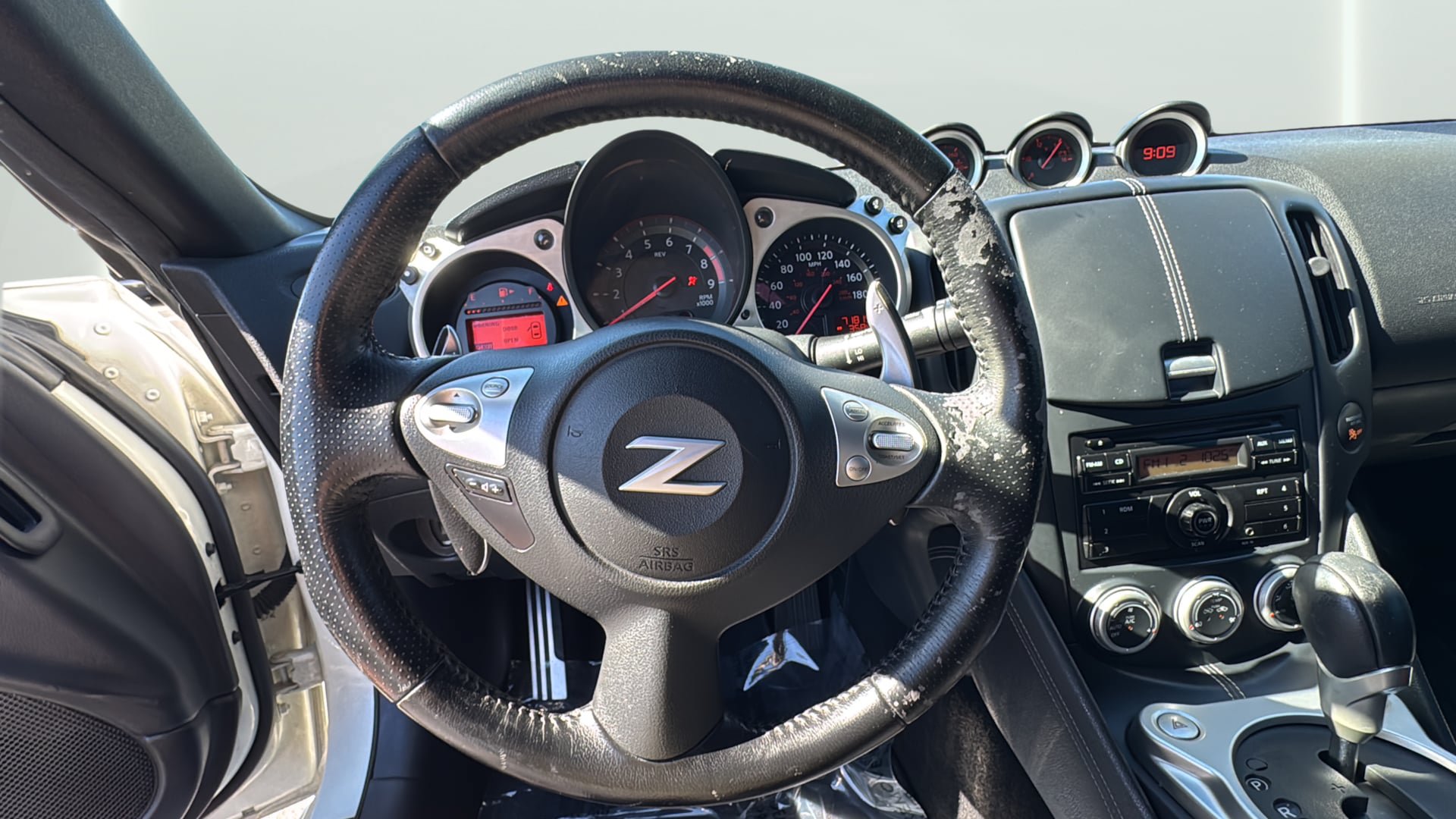 Used 2013 Nissan 370Z Coupe RWD image 16