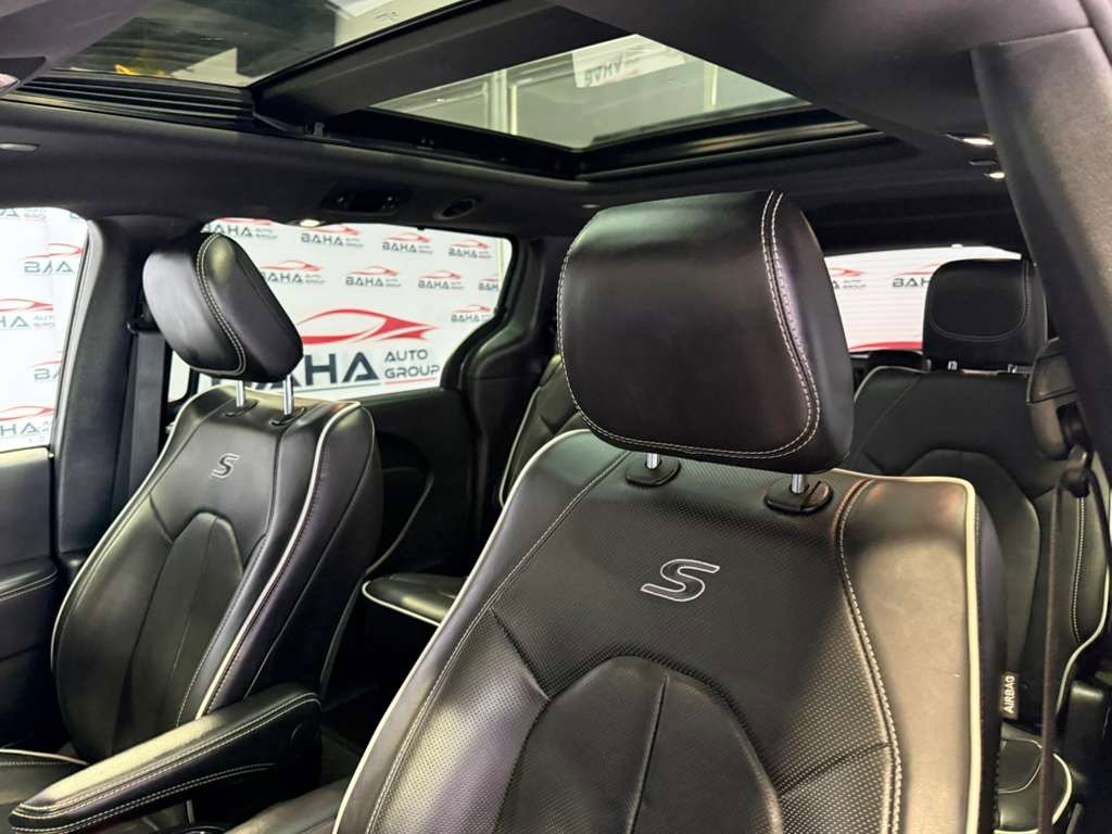 Used 2025 Chrysler Pacifica Limited FWD image 27