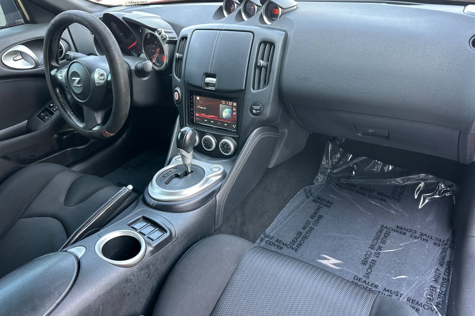 Used 2016 Nissan 370Z Coupe RWD image 28