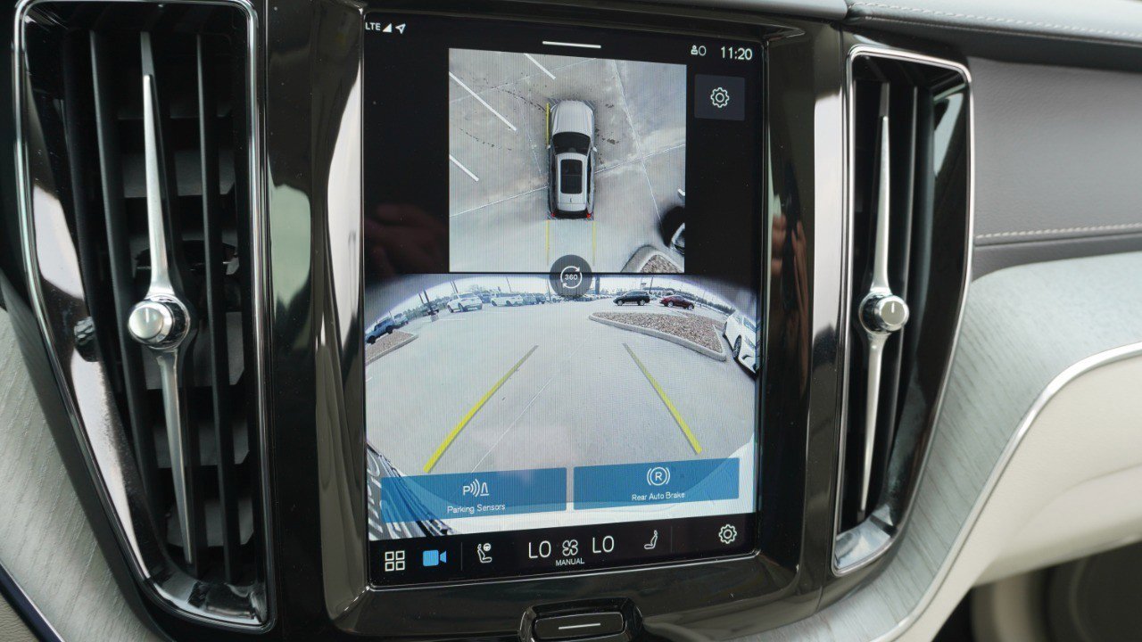 Used 2025 Volvo XC60 B5 Ultra w/ Protection Package Premier image 19