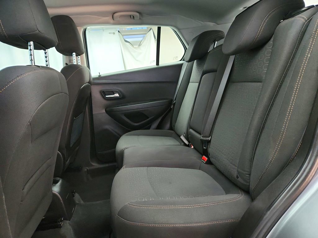 Used 2020 Chevrolet Trax LS image 21