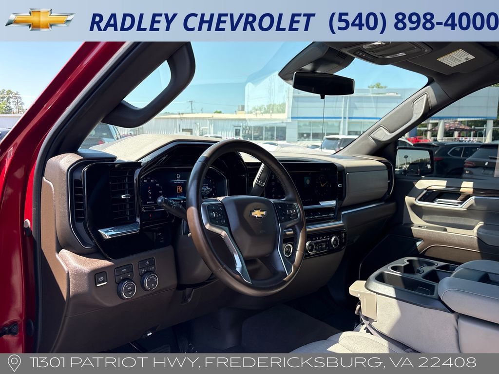 Used 2024 Chevrolet Silverado 1500 LT AWD/4WD image 4