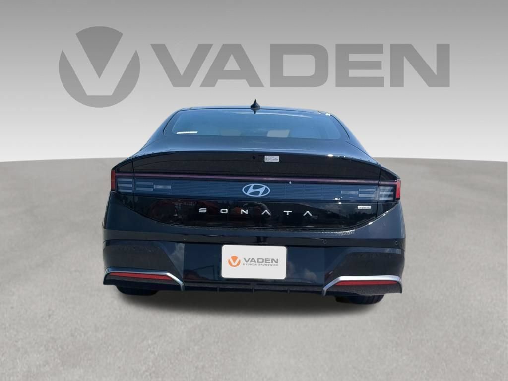 New 2025 Hyundai Sonata Limited FWD image 11