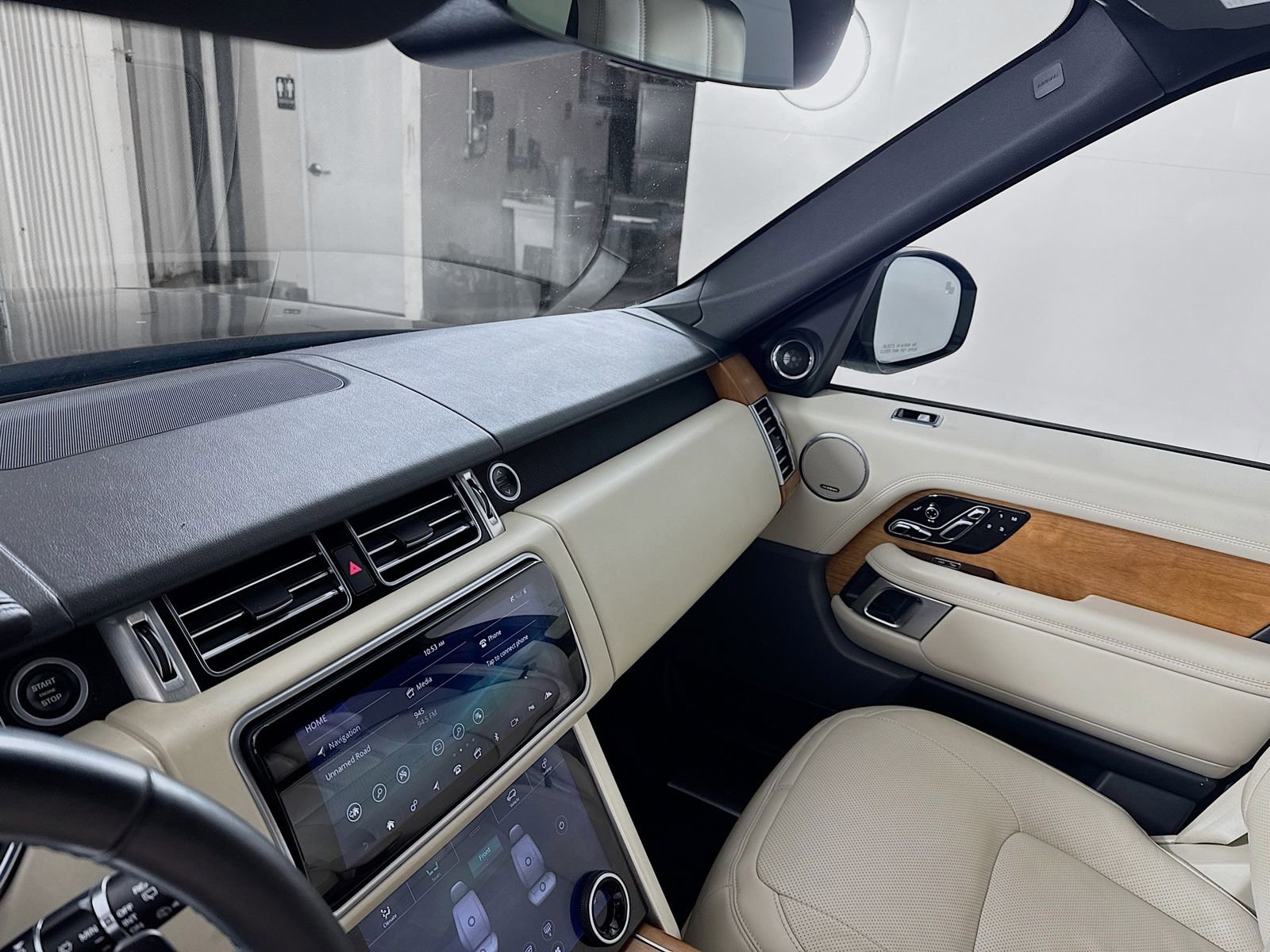 Used 2021 Land Rover Range Rover Westminster Edition image 6