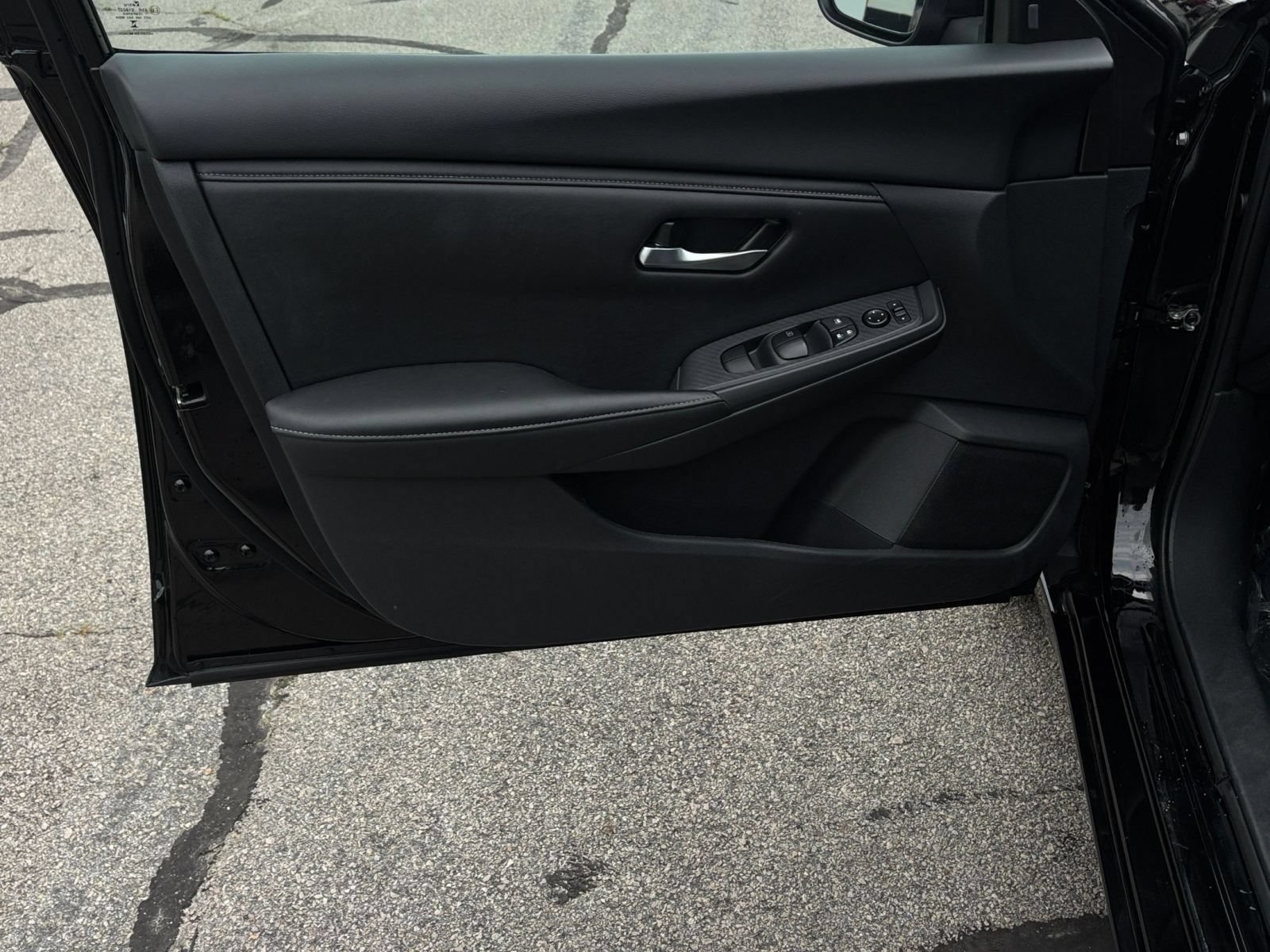 Used 2025 Nissan Sentra SV FWD image 18
