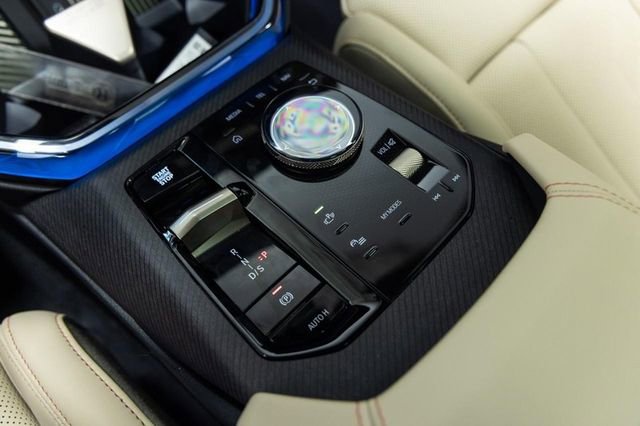 Certified 2025 BMW X3 xDrive30i w/ Premium Package image 23