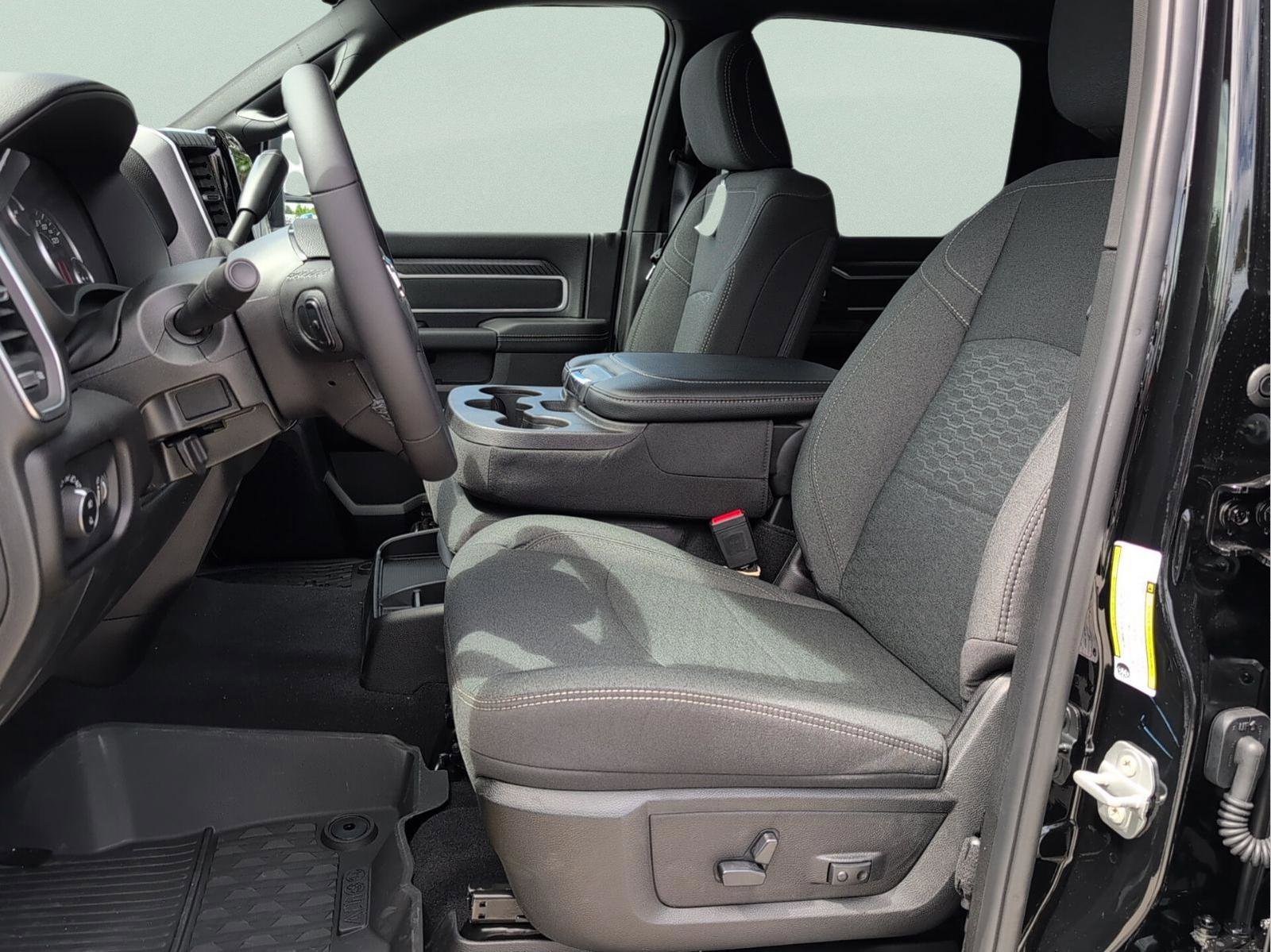 New 2026 RAM 2500 Big Horn AWD/4WD image 30