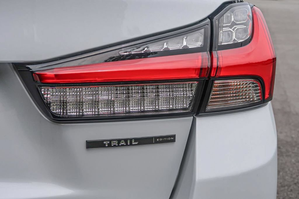 Used 2025 Mitsubishi Outlander Sport AWD image 12