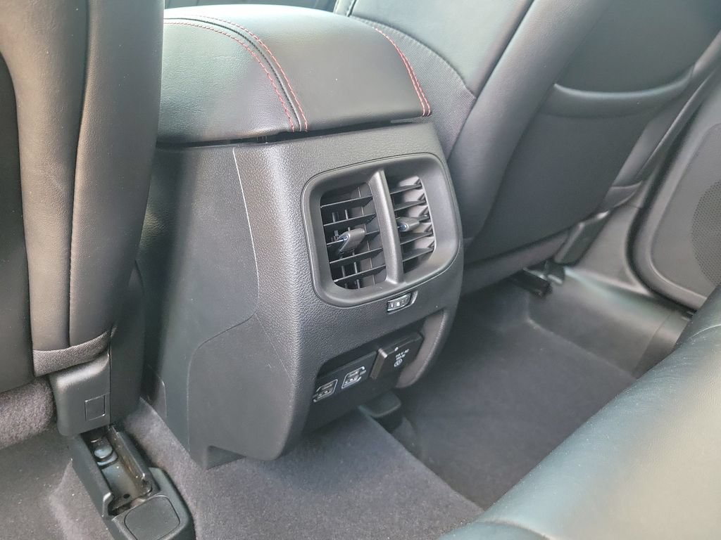 Used 2023 Jeep Cherokee Trailhawk AWD/4WD image 13