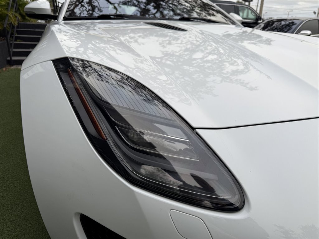 Used 2018 Jaguar F-TYPE Coupe image 9