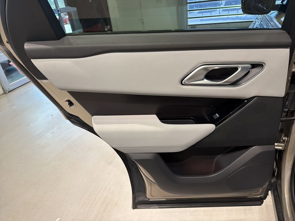 Used 2026 Land Rover Range Rover Velar Dynamic SE image 31