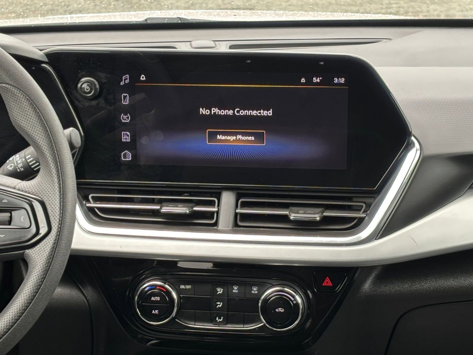 Used 2025 Chevrolet Trax LT FWD image 17