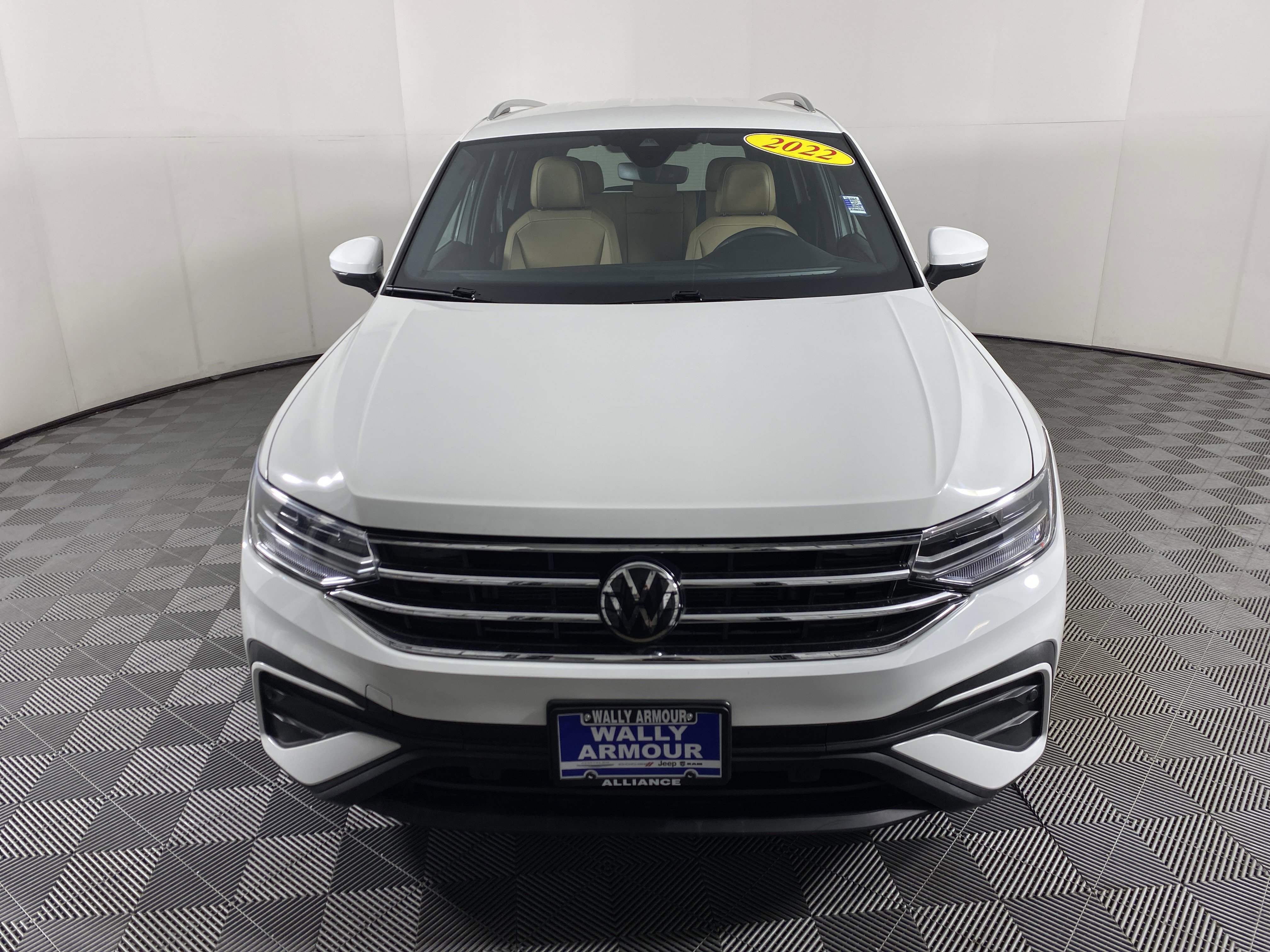 Used 2022 Volkswagen Tiguan SE AWD/4WD image 37