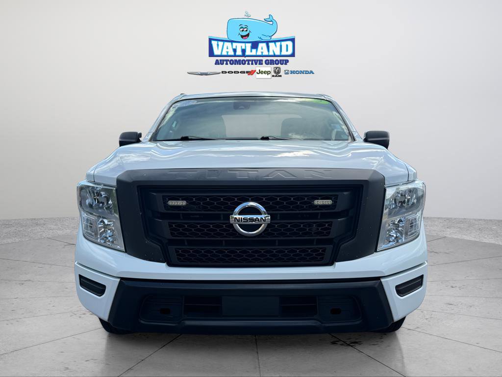 Used 2022 Nissan Titan S image 11