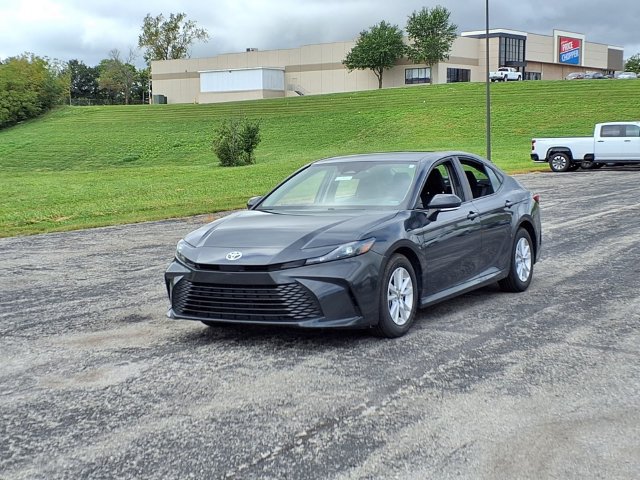 Used 2025 Toyota Camry LE FWD image 12