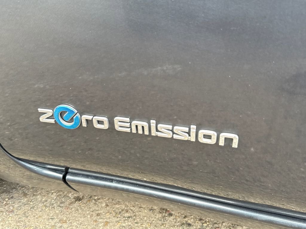Used 2013 Nissan Leaf SL w/ Premium Pkg FWD image 10