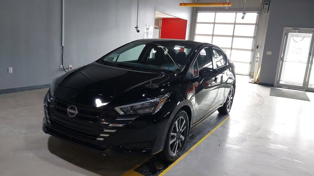 Used 2025 Nissan Versa SV w/ Trunk Package image 18