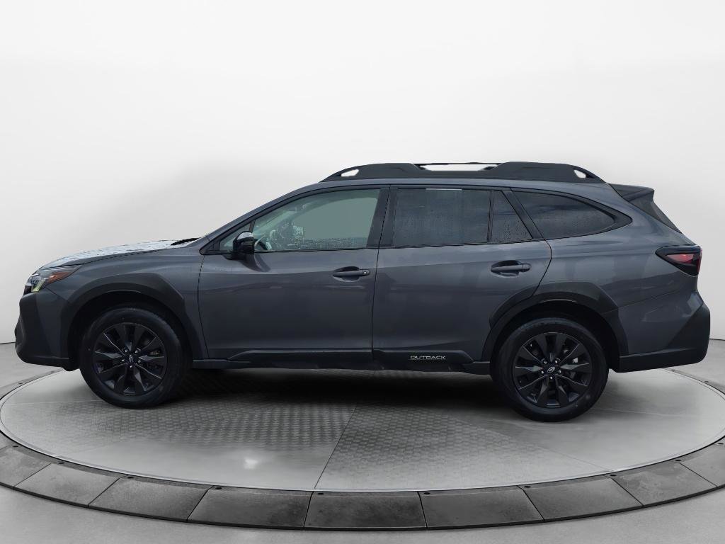 Used 2025 Subaru Outback Onyx Edition AWD/4WD image 2