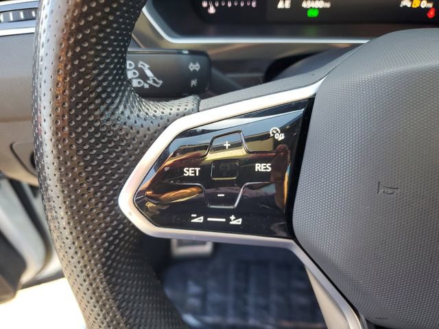 Certified 2024 Volkswagen Tiguan SE R-Line image 21