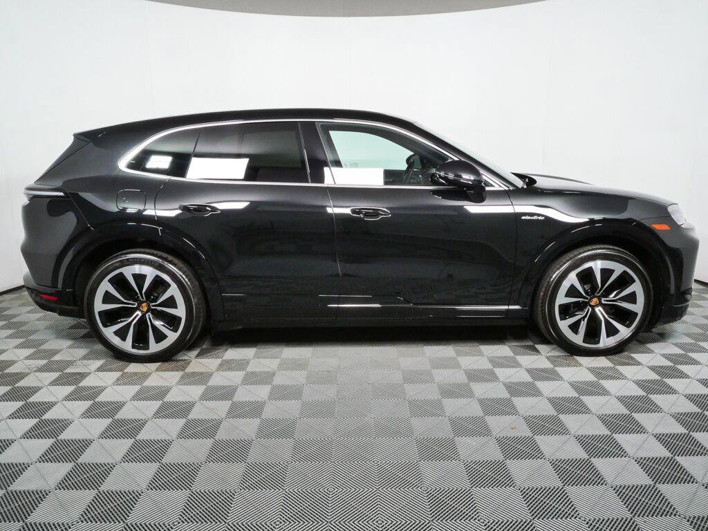 New 2026 Porsche Cayenne Electric AWD/4WD image 28