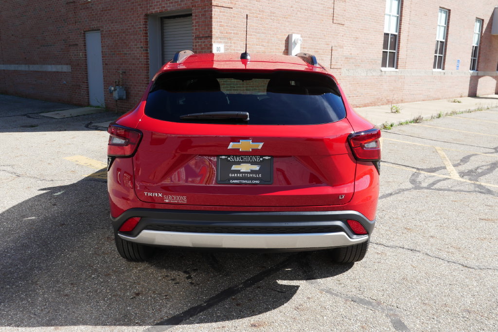 New 2026 Chevrolet Trax LT w/ LT Convenience Package FWD image 6