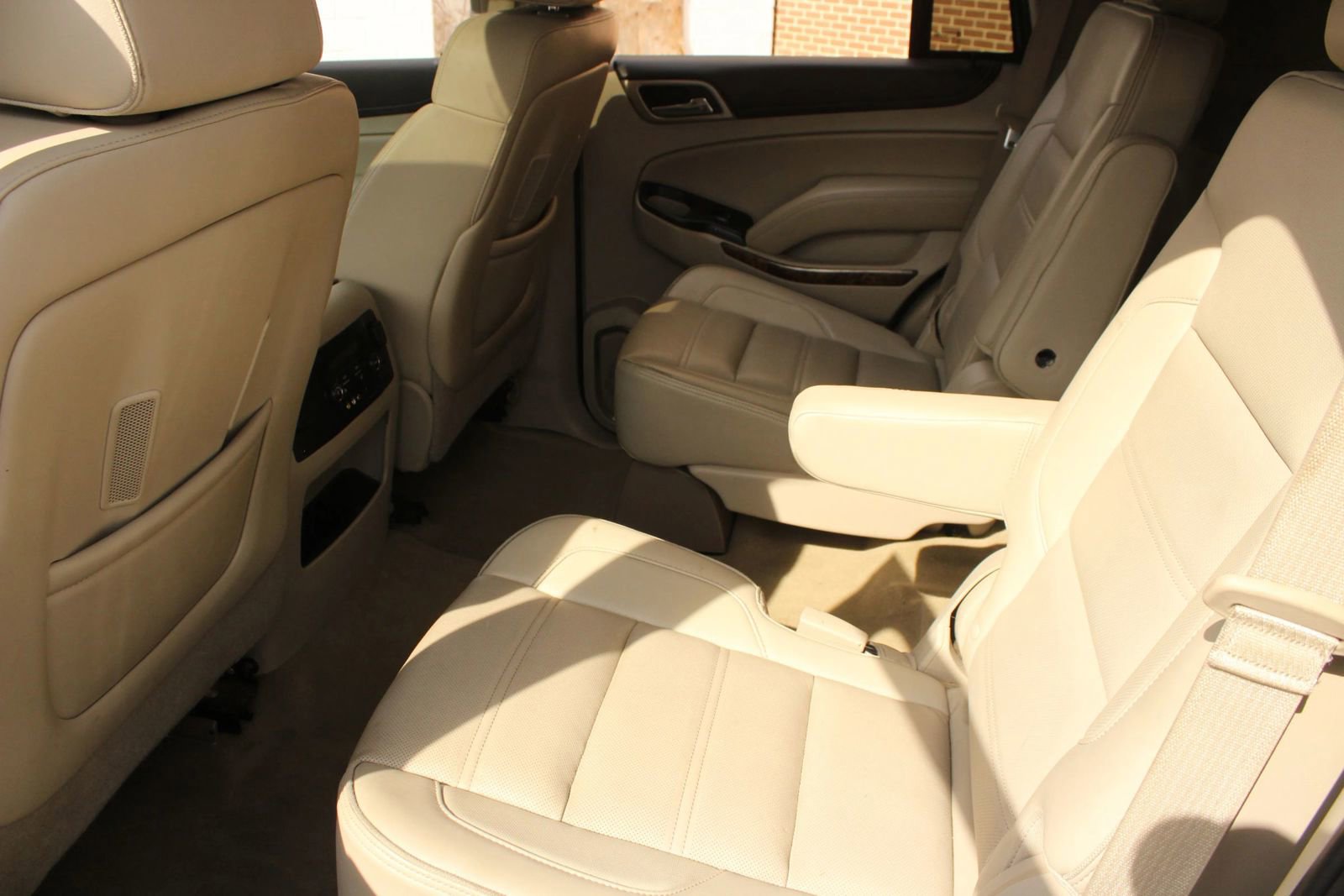 Used 2016 GMC Yukon Denali w/ Open Road Package AWD/4WD image 18