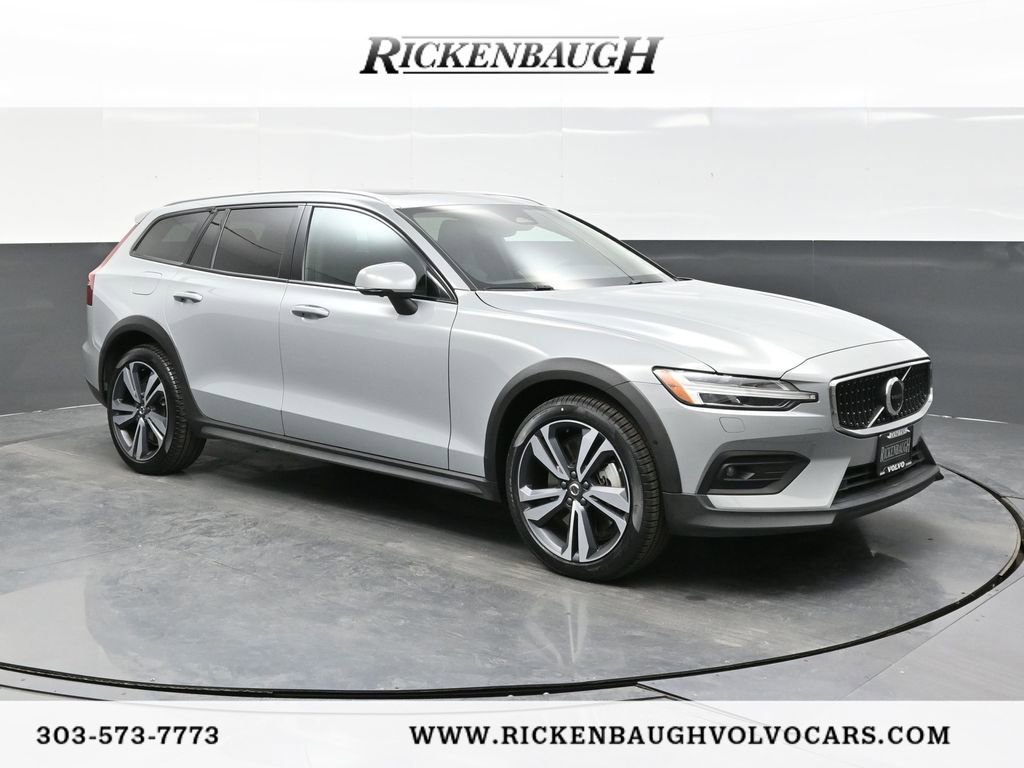 Used 2025 Volvo V60 B5 Cross Country Plus