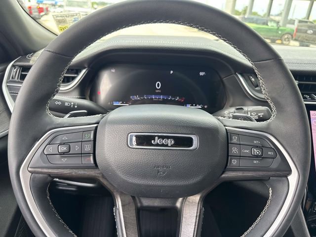 Used 2024 Jeep Grand Cherokee L Limited w/ Black Appearance Package AWD/4WD image 26