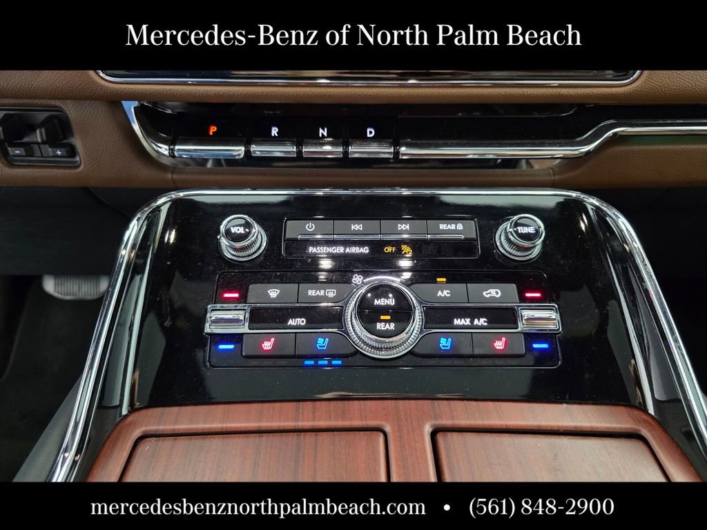 Used 2023 Lincoln Navigator Reserve image 24