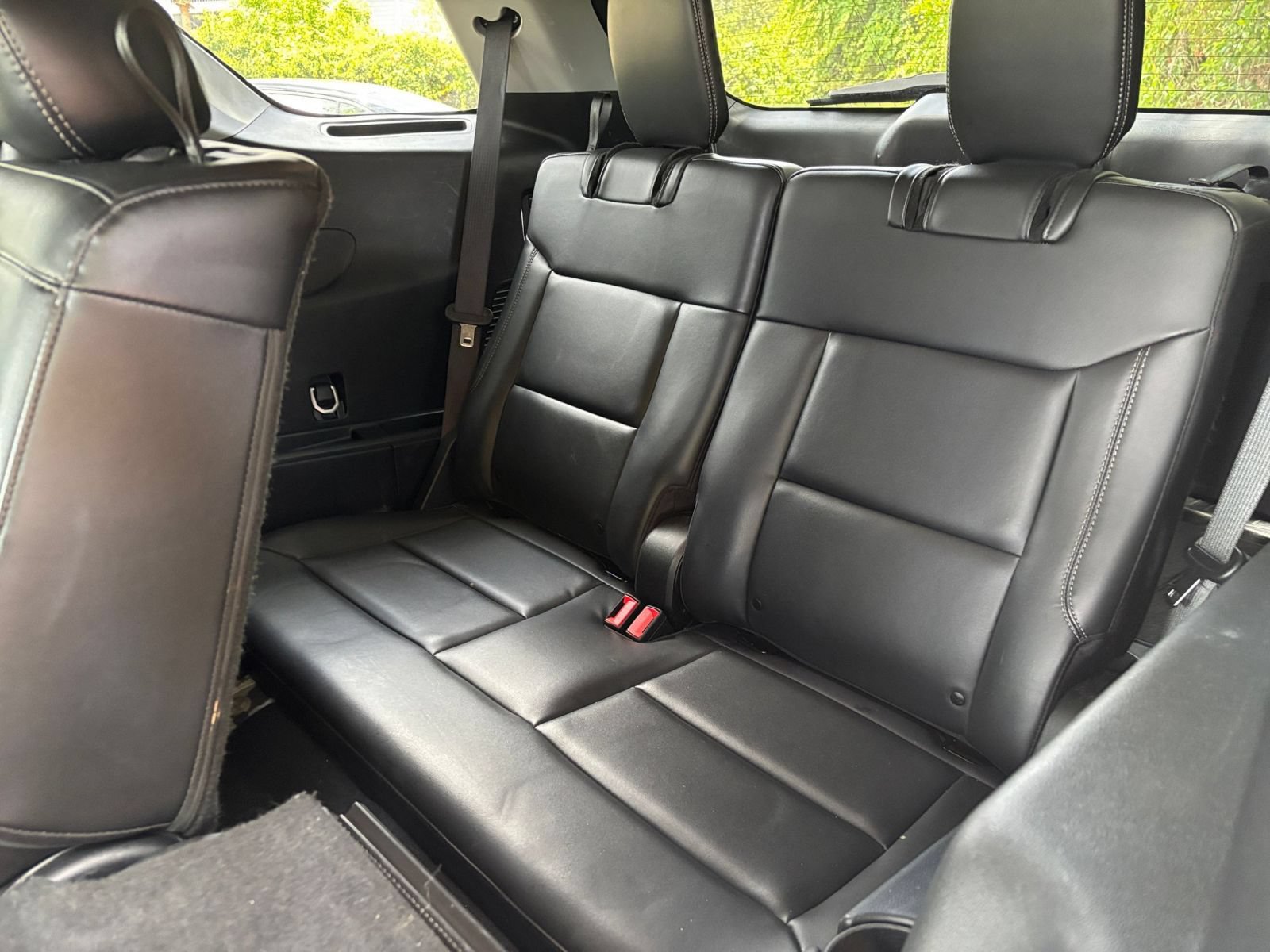 Used 2023 Ford Explorer XLT w/ Equipment Group 202A AWD/4WD image 30