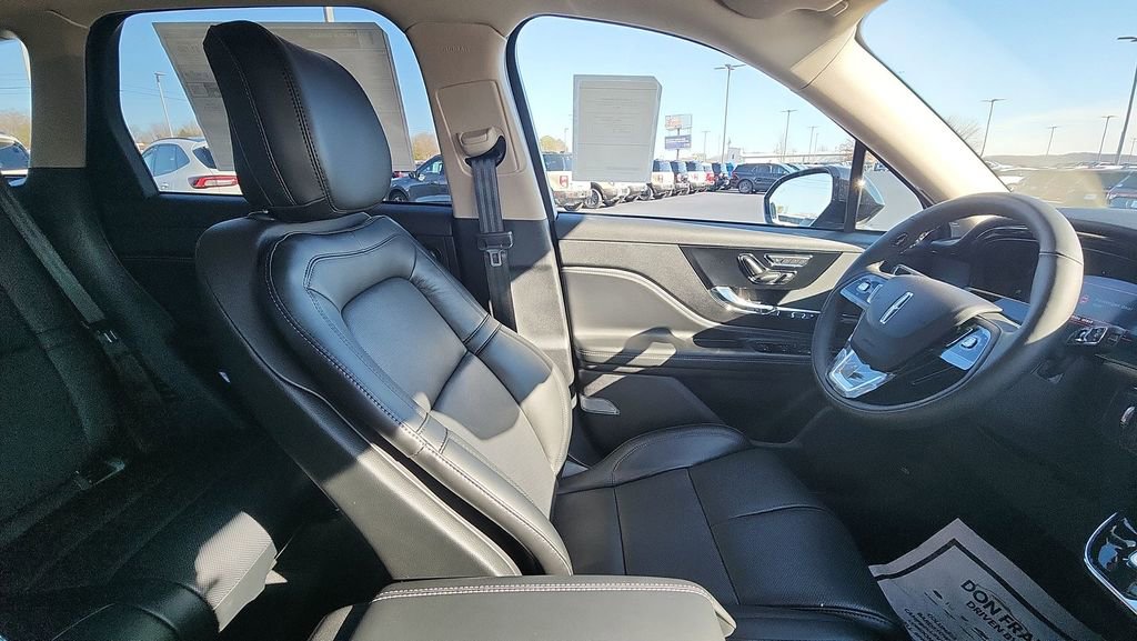 New 2026 Lincoln Corsair Reserve image 13