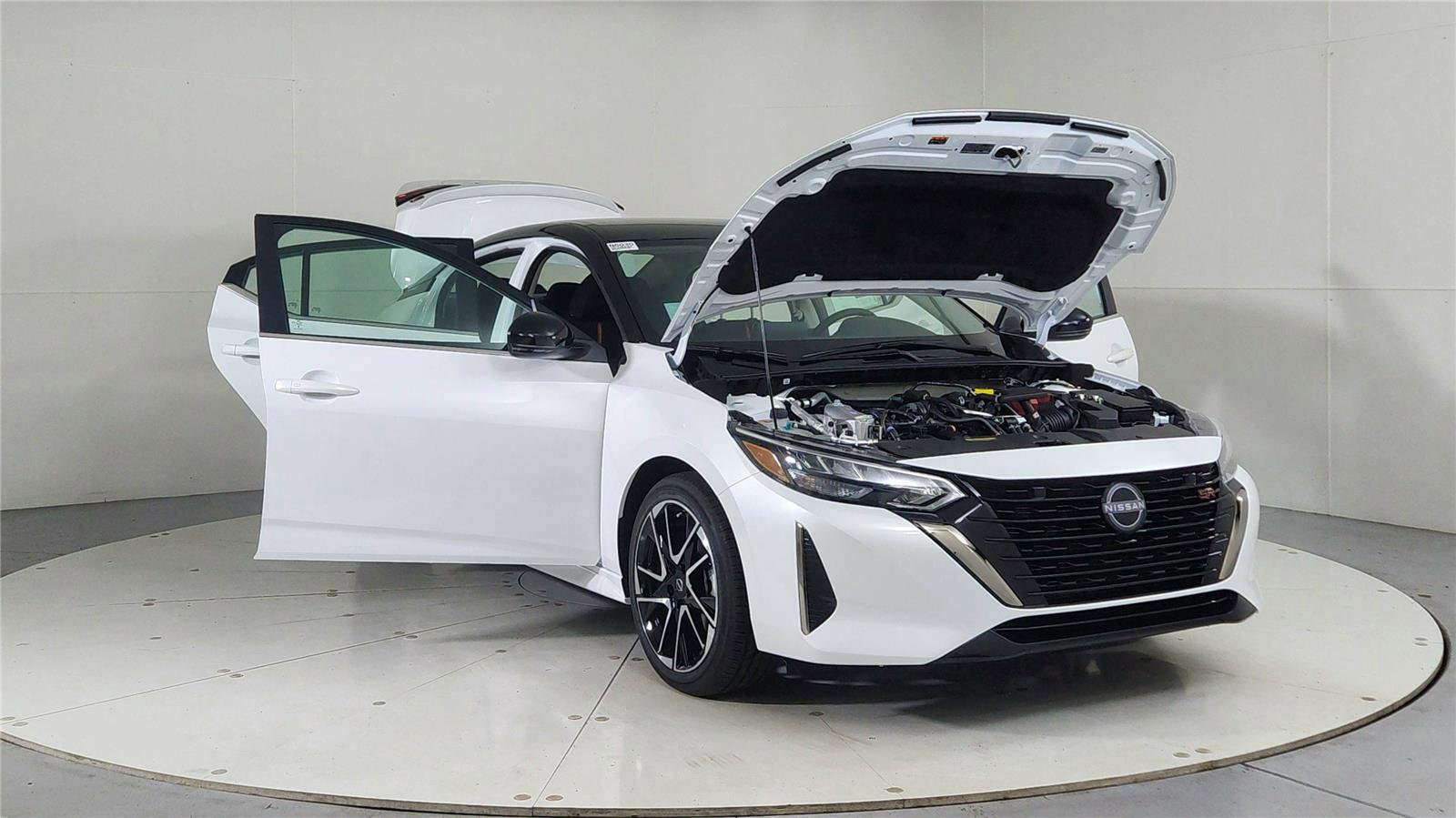 New 2025 Nissan Sentra SR image 9