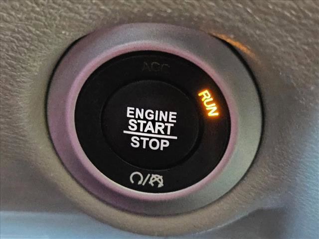 Used 2022 Chrysler Pacifica Touring-L image 14