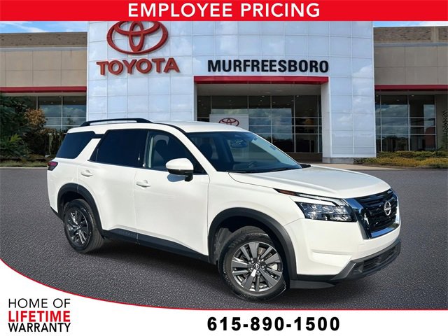 Used 2025 Nissan Pathfinder SV image 1