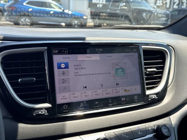 Used 2025 Chrysler Pacifica Select FWD image 20
