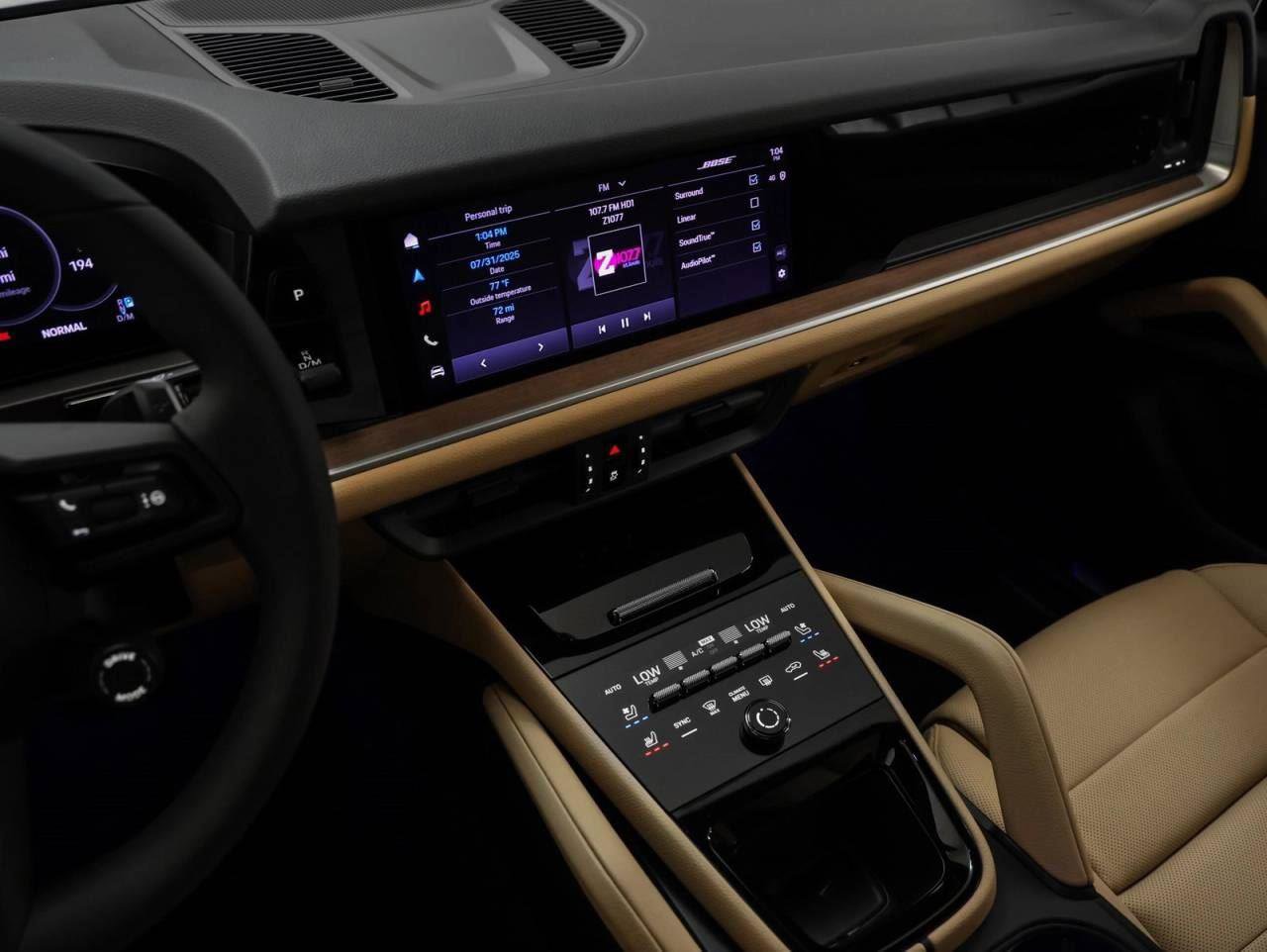 New 2025 Porsche Cayenne image 27