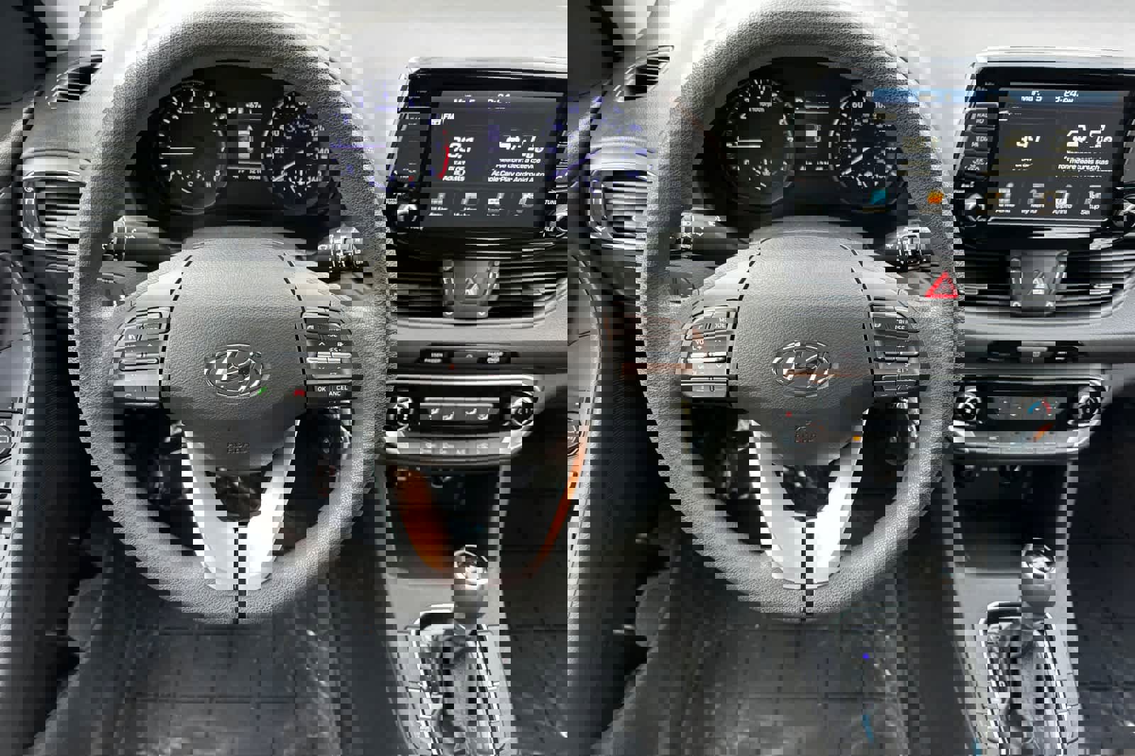 Used 2018 Hyundai Elantra GT image 14