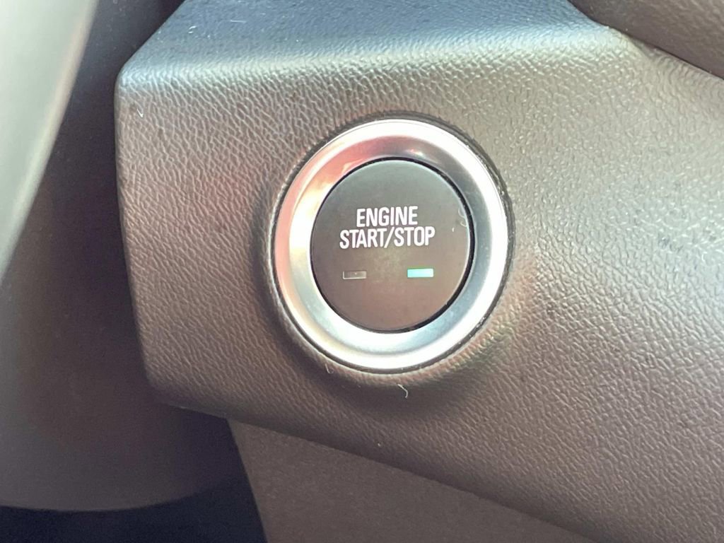 Used 2023 GMC Terrain SLT w/ Tech Package image 24