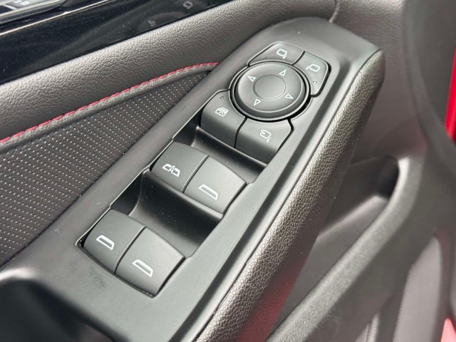 Used 2023 Chevrolet Traverse RS AWD/4WD image 10