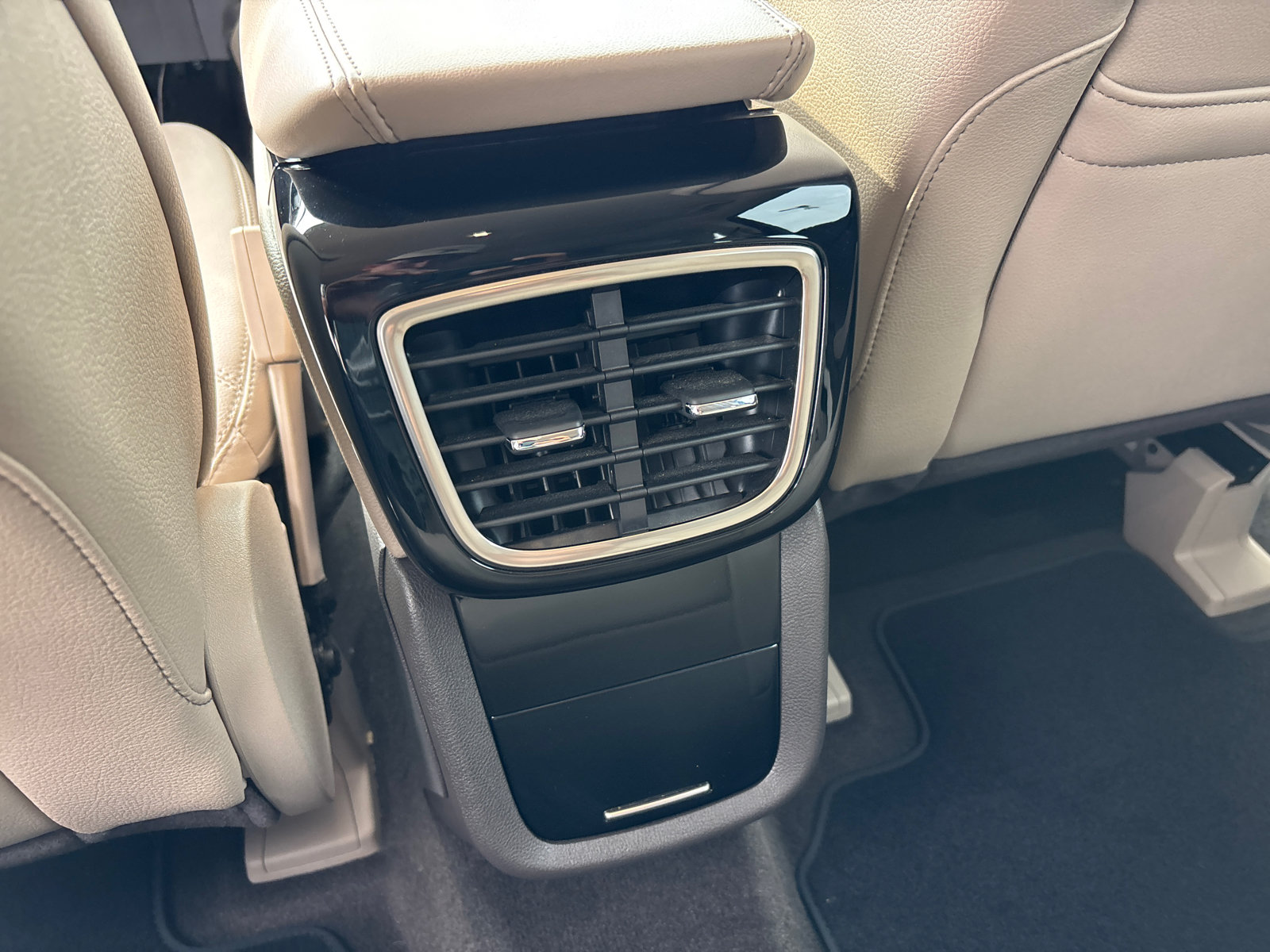 Certified 2023 Lincoln Nautilus AWD w/ Premium Package image 31