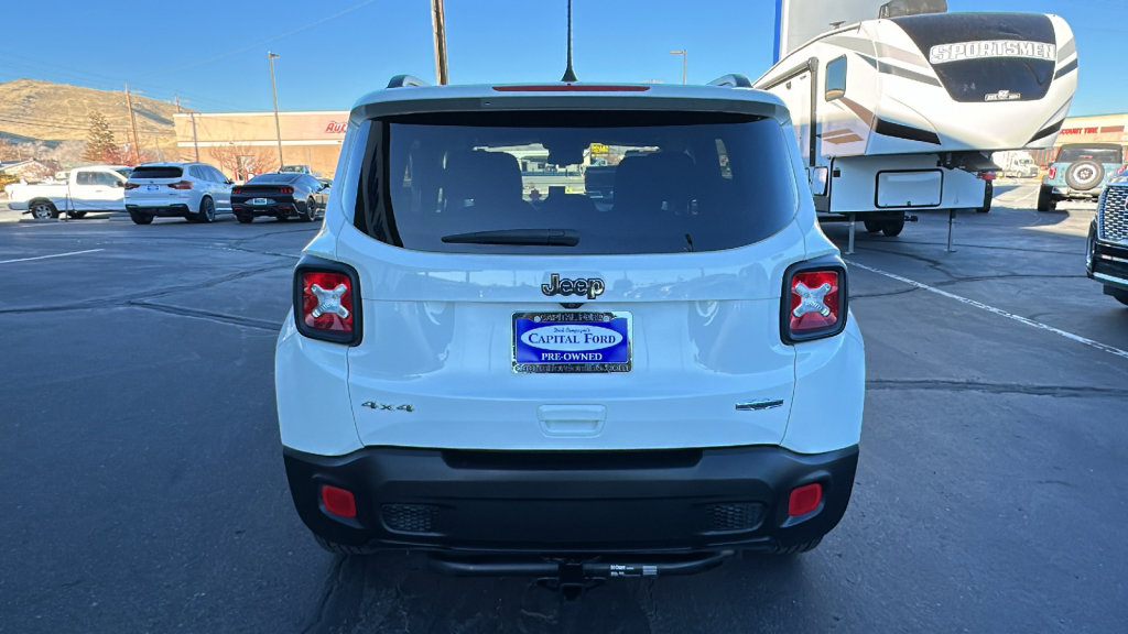 Used 2018 Jeep Renegade Latitude w/ Popular Equipment Group image 4