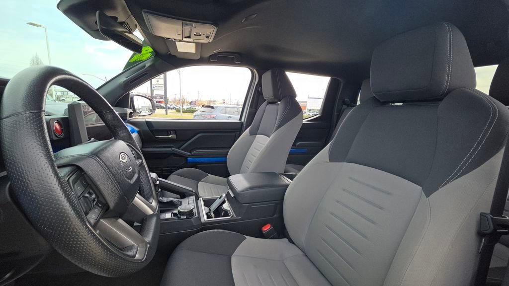 Used 2024 Toyota Tacoma TRD Sport AWD/4WD image 21