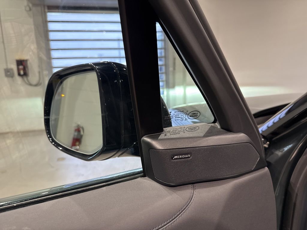 Used 2023 Land Rover Range Rover SE image 13