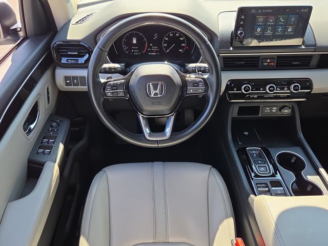 Used 2023 Honda Pilot Touring image 14