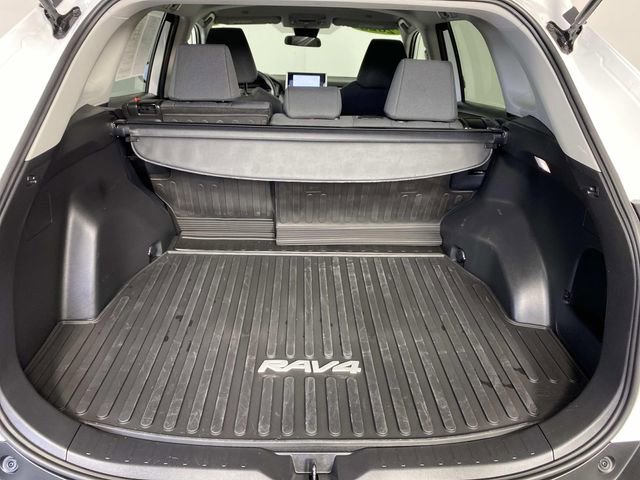 Used 2025 Toyota RAV4 LE image 8